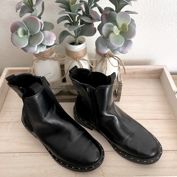 Zara Black Boots W/ Studs - Picture 3 of 3
